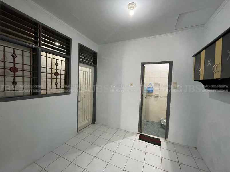 dijual villa komplek cemara hijau