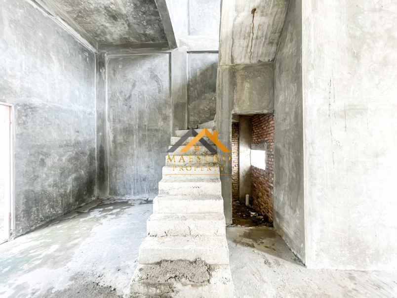 dijual villa komplek cemara houston