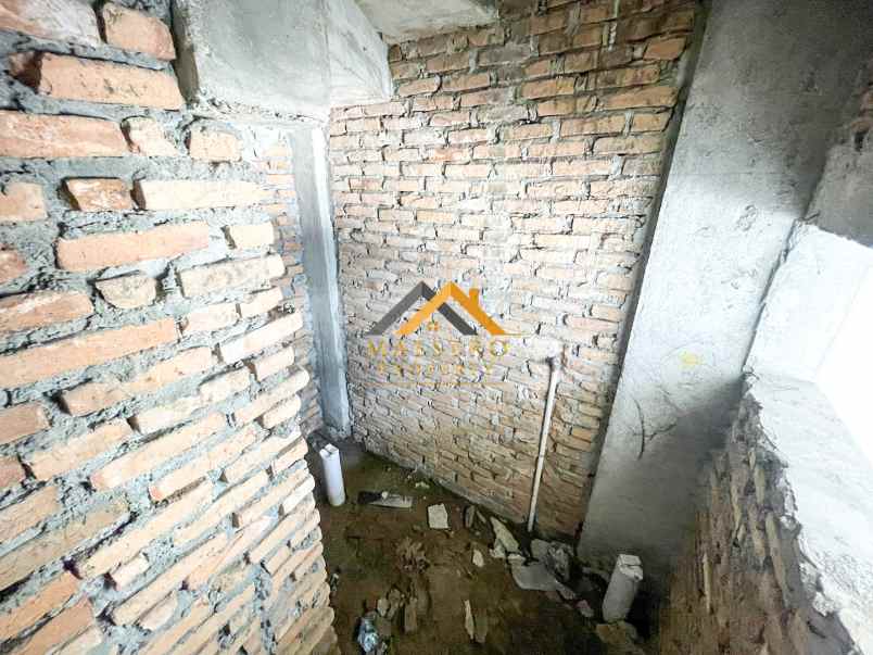 dijual villa komplek cemara houston