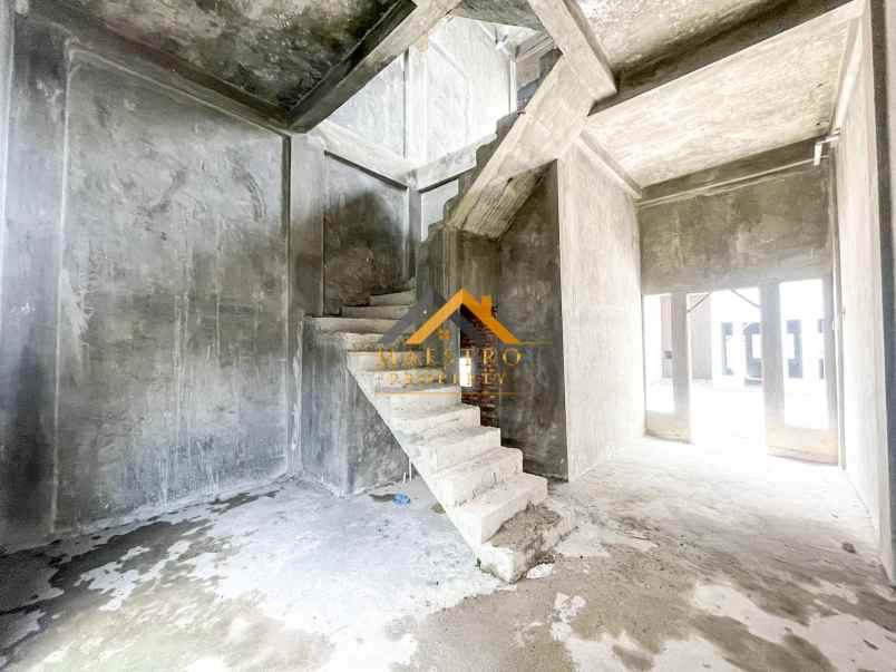 dijual villa komplek cemara houston