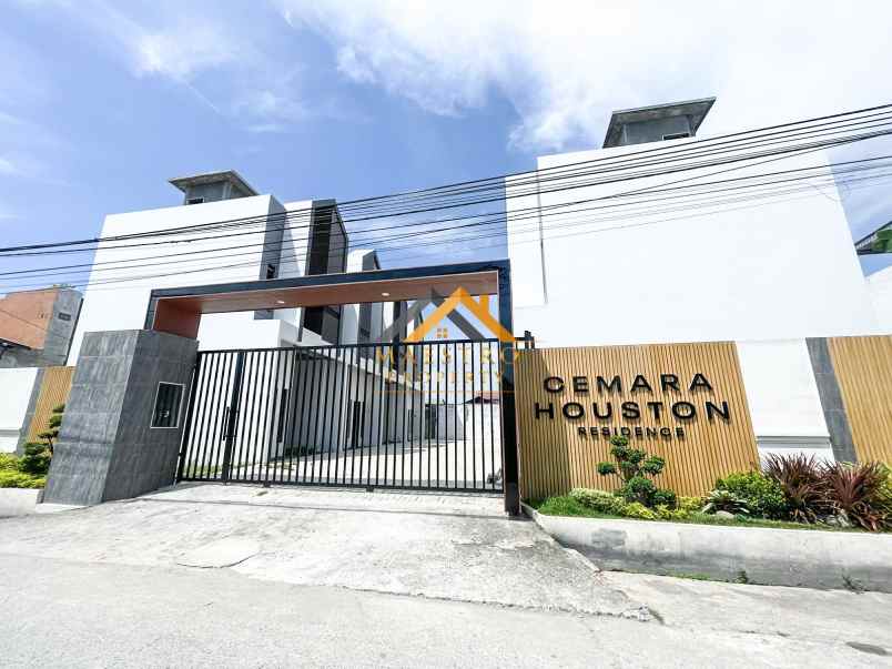 dijual villa komplek cemara houston
