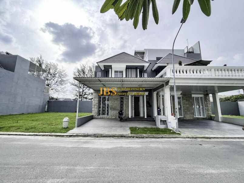 dijual villa komplek citraland gama