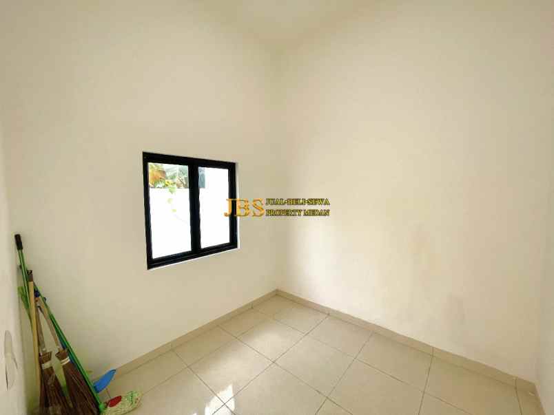 dijual villa komplek karya ville jalan