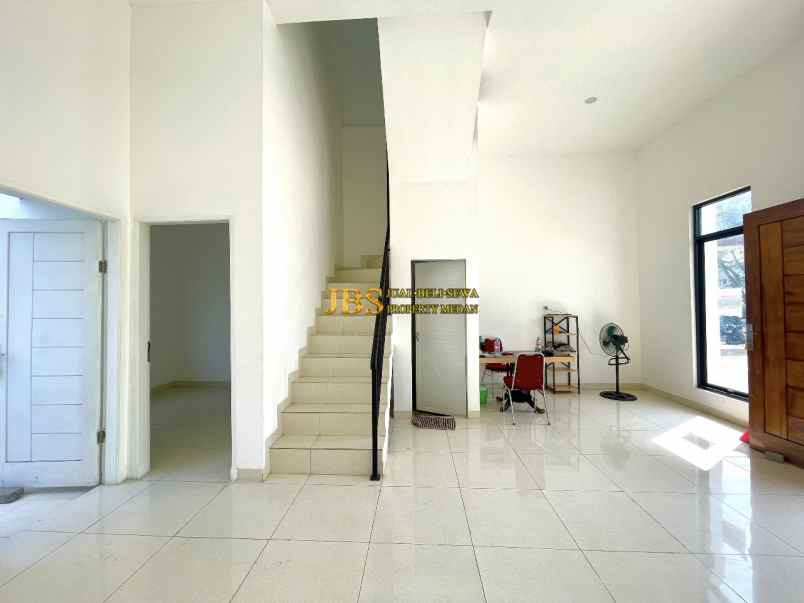 dijual villa komplek karya ville jalan