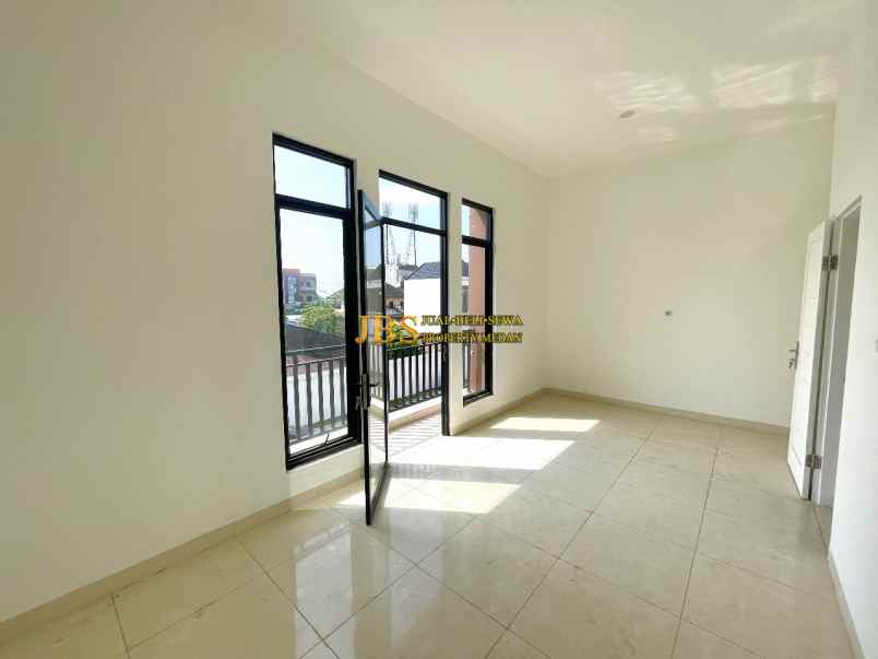 dijual villa komplek karya ville jalan