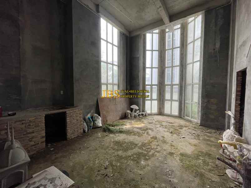 dijual villa komplek royal sumatera