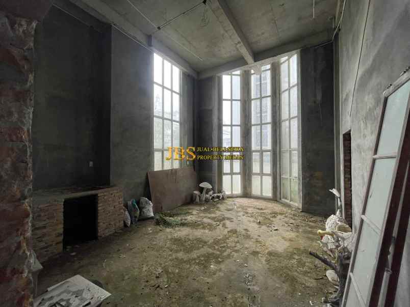 dijual villa komplek royal sumatera