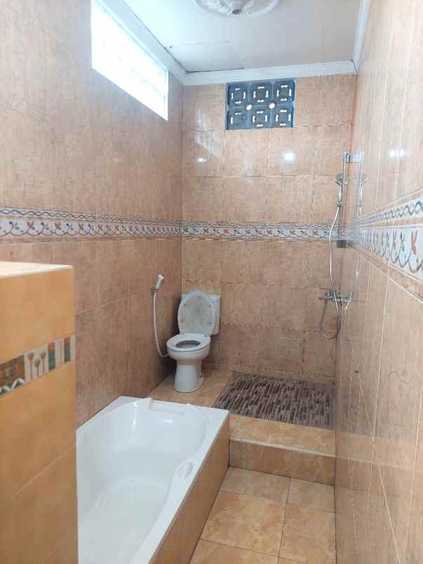 dijual villa siap huni di daerah desa cibadak