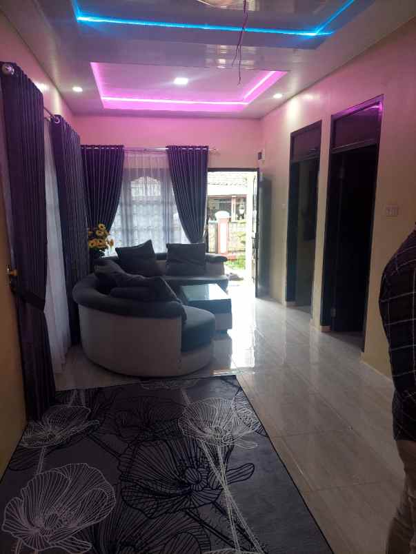 dijual villa siap huni di daerah desa cibadak