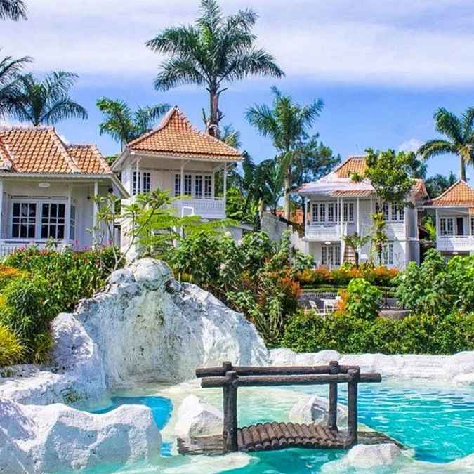 Villa Putih Lengkap Kolom Renang Di Tajur Halang Cijeruk Bogor