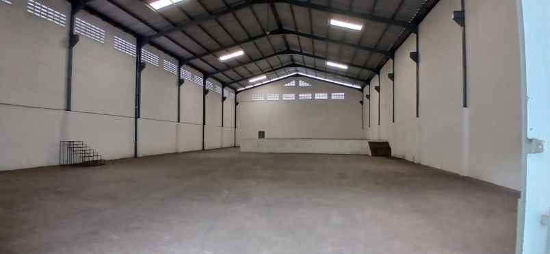 disewakan gudang di malang