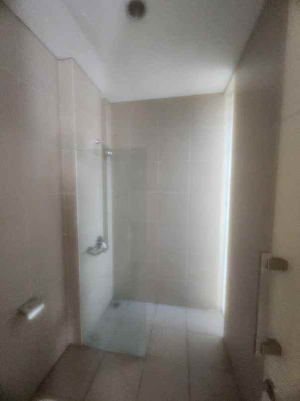 disewakan jual rumah greenlake type kaldera surabaya