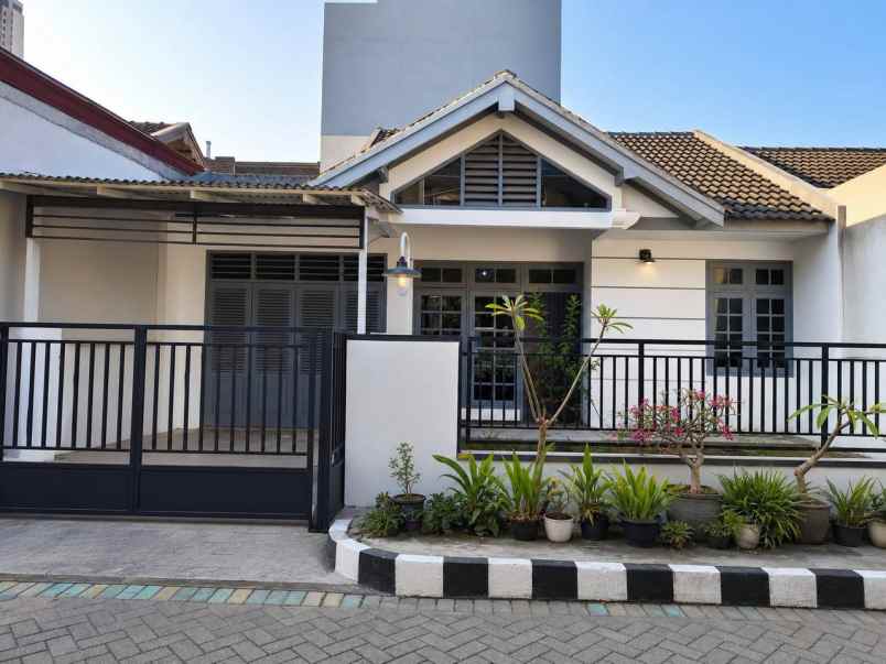 disewakan rumah babatan pilang