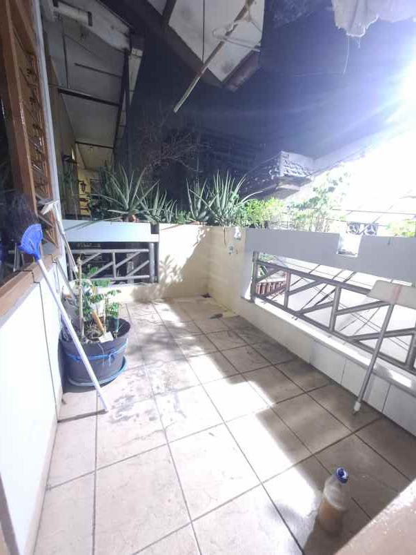 disewakan rumah cawang 3 jl bakti mulya rt