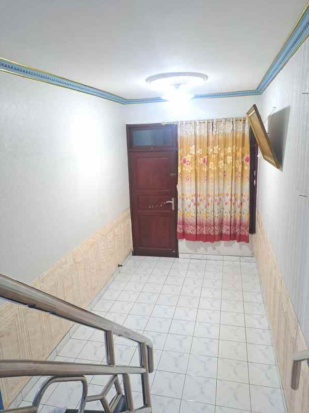 disewakan rumah cawang 3 jl bakti mulya rt