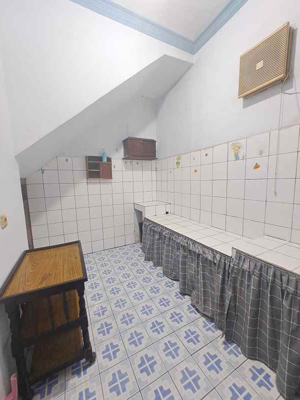 disewakan rumah cawang 3 jl bakti mulya rt