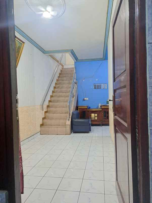 disewakan rumah cawang 3 jl bakti mulya rt