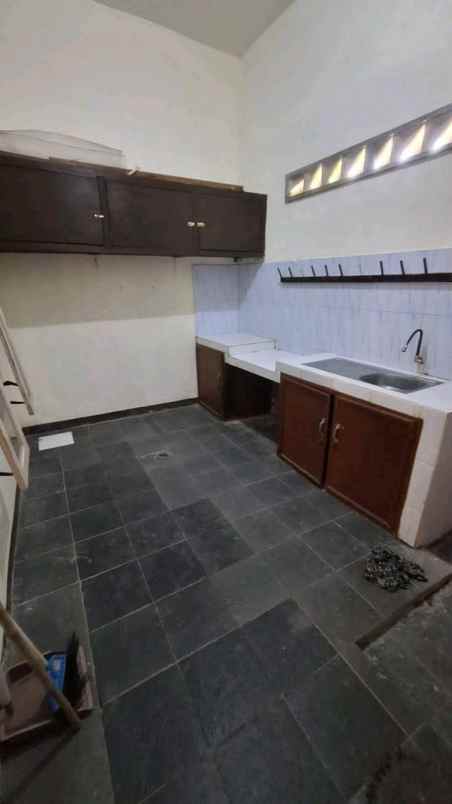 disewakan rumah keputih