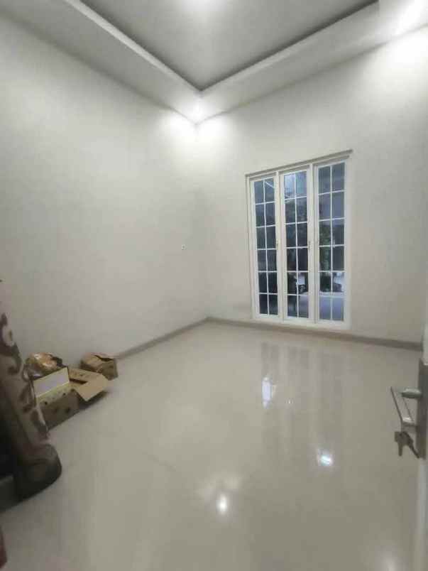 disewakan rumah ketintang