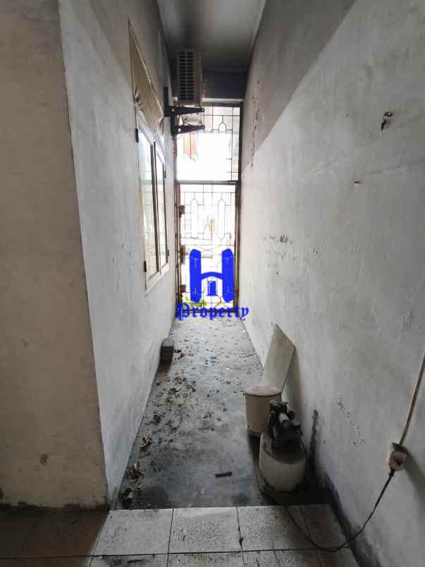 disewakan rumah komplek cemara hijau jalan