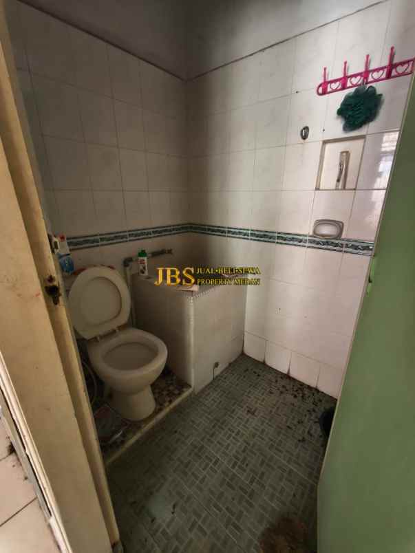 disewakan rumah komplek cemara hijau jalan