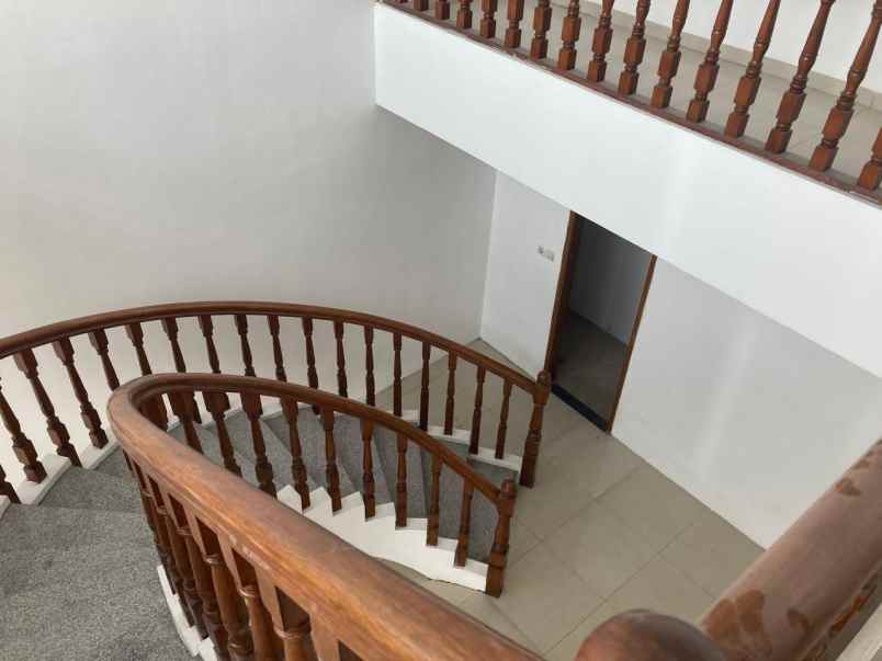 disewakan rumah manyar tirtoyoso