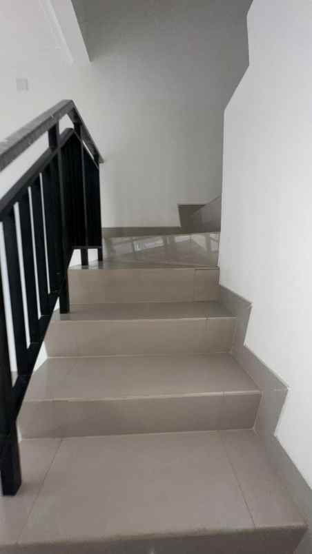 disewakan rumah pik2 cluster denver