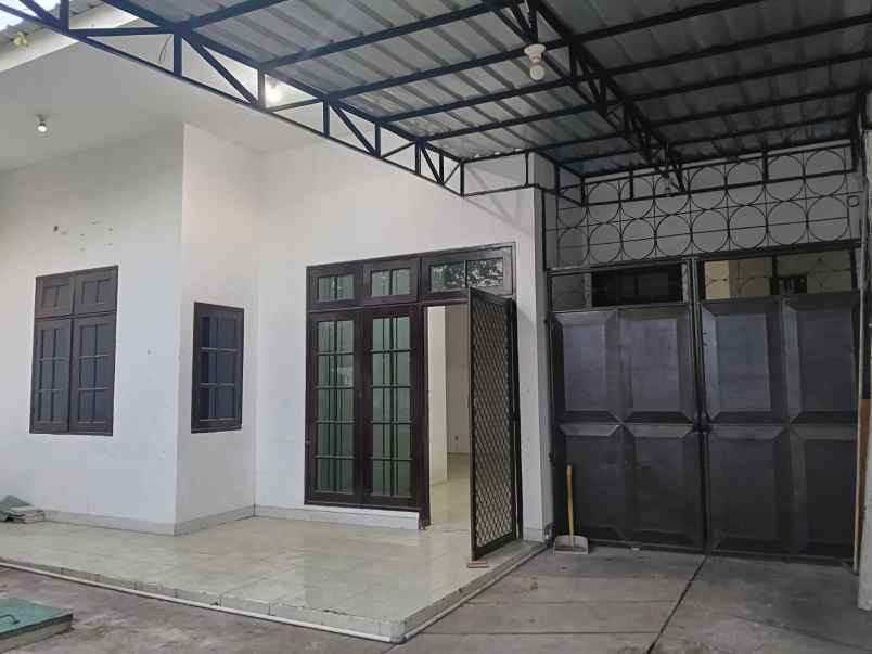 disewakan rumah satelit utara