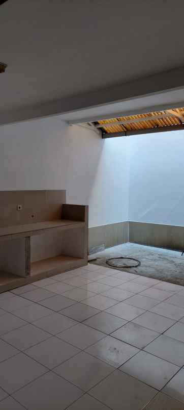 disewakan rumah siap huni bratang binangun