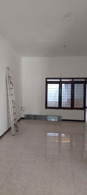 disewakan rumah siap huni bratang binangun