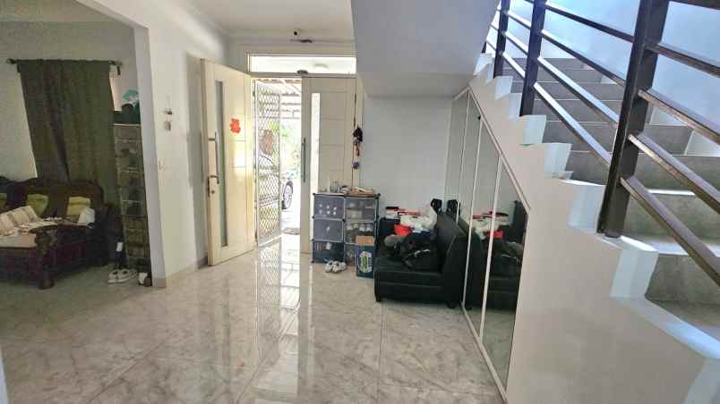 disewakan rumah summarecon bekasi cluster palm