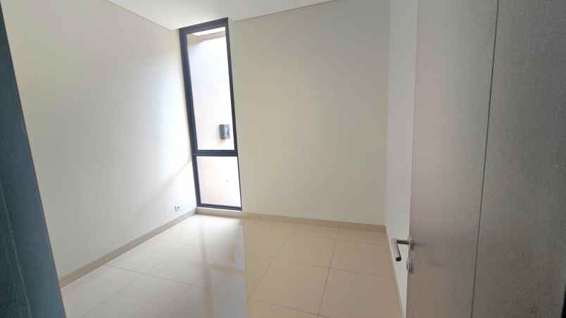 disewakan rumah summarecon crown gading