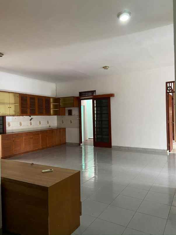 disewakan rumah terawat dalam komplek di cinere depok