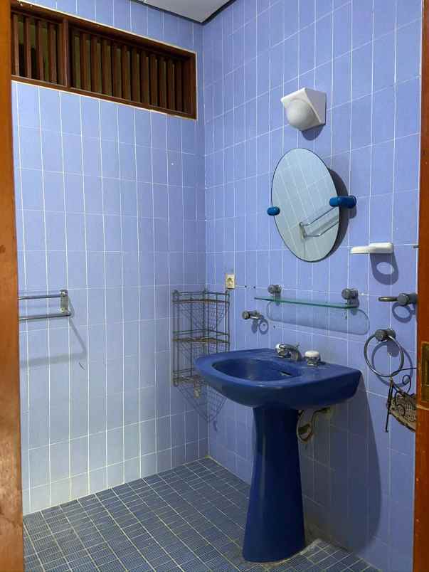 disewakan rumah terawat dalam komplek di cinere depok