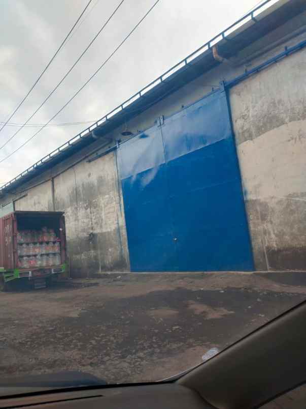 gudang tanjungsari hadap barat