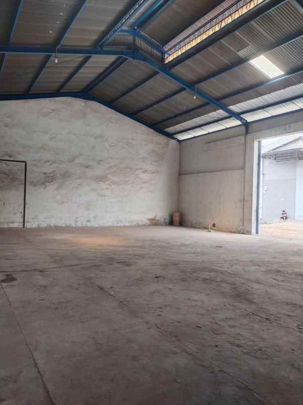 gudang tanjungsari hadap barat