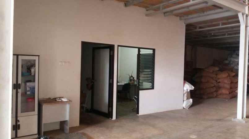 gudang tritan taman jemundo 2 unit jejer siap pakai