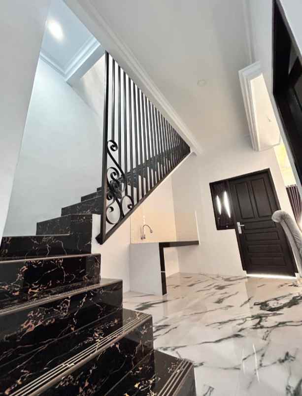 hunian modern dua lantai di depok jabar