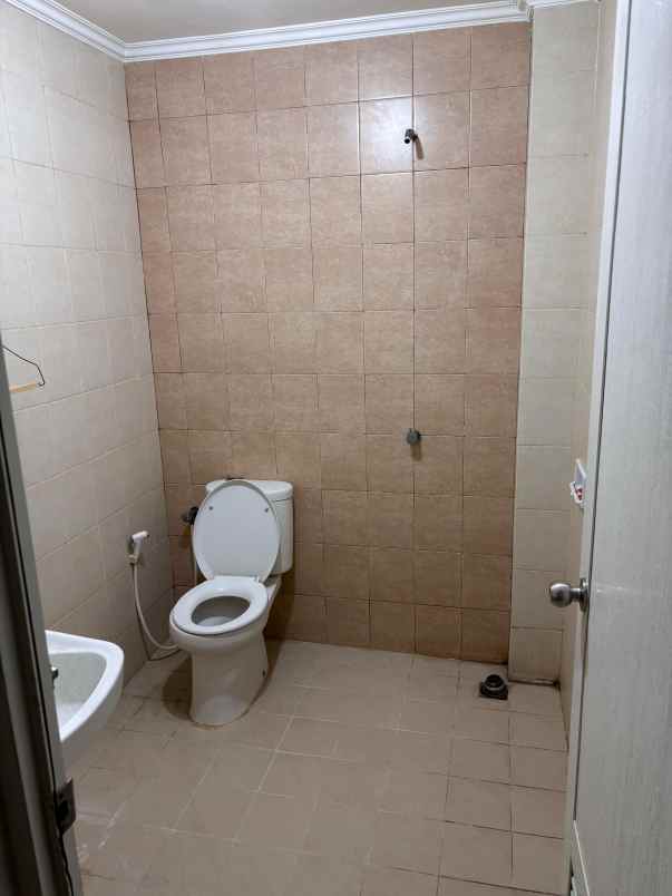 jual cepat ruko 3 5 lantai di green l