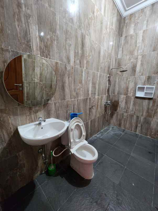 jual cepat rumah semi furnished luas murah