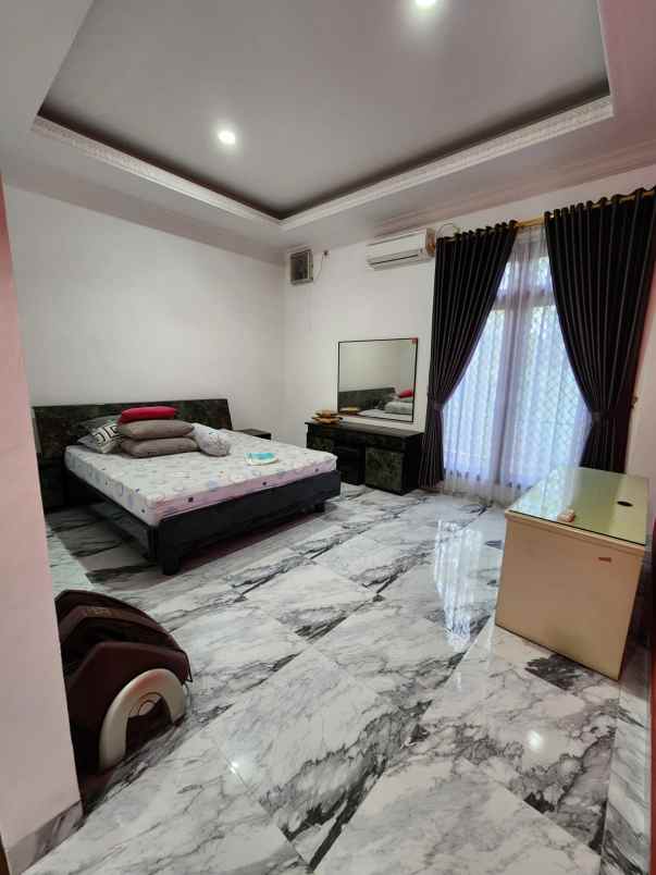 jual cepat rumah semi furnished luas murah