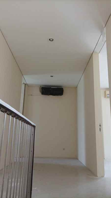 jual citraland crystal golf semi furnished baru renov