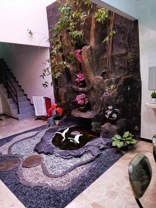 jual rumah asri ketintang baru strategis