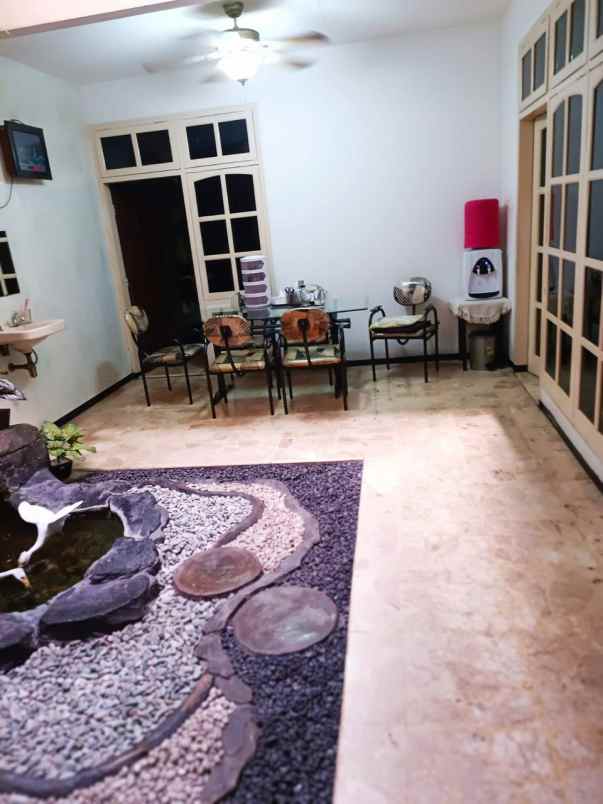 jual rumah asri ketintang baru strategis