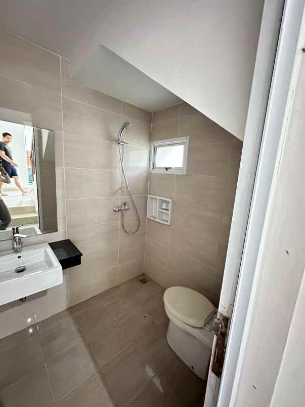 jual rumah hook siap huni cibubur country cikeas