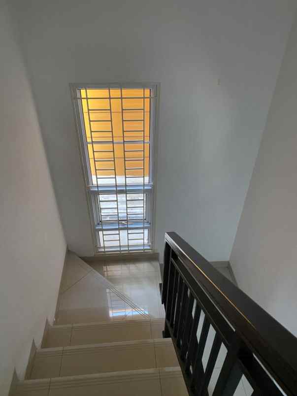 jual rumah omaha village gading serpong