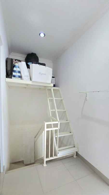 jual rumah siap huni lokasi strategis beji depok