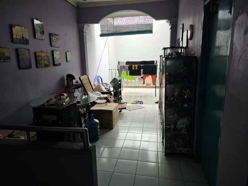 jual rumah sudah renov taman palem lestari jak bar