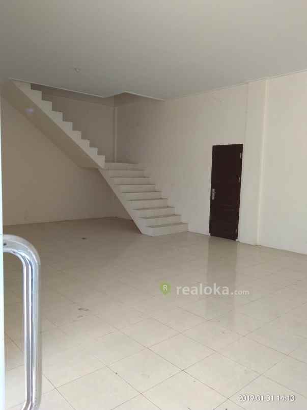 komersial jl garuda sakti no km 3