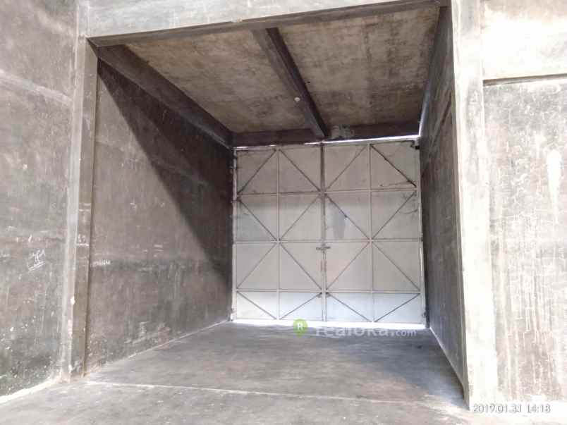 komersial jl garuda sakti no km 3